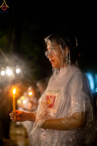 ภาพ No.89316:พิธีประดิษฐานรูปหล่อทองคำ  คุณยายอาจารย์มหารัตนอุบาสิกาจันทร์ ขนนกยูง ภายในมหาวิหารคุณยายอาจารย์ฯ เนื่องในวันครูผู้ค้นพบวิชชาธรรมกาย วันศุกร์ที่ 29 กันยายน พ.ศ. 2566 ณ วัดพระธรรมกาย จ.ปทุมธานี