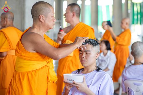 ภาพ No.339831:วันที่ 19 กรกฎาคม พ.ศ.2569 พิธีตัดปอยผม โครงการบวชพระนานาชาติ AEC และ WAB รุ่นที่ 10 THE AEC & INTERNATIONAL ORDINATION PROGRAM ณ มหารัตนวิหารคด 30 วัดพระธรรมกาย ปทุมธานี