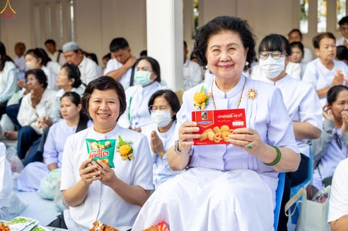 ภาพ No.297640:วันที่ 18 มกราคม พ.ศ. 2569 พิธีตักบาตรพระธรรมยาตรา ณ วัดโบสถ์บน ต.บางคูเวียง จ.นนทบุรี อนุสรณ์สถานลำดับที่ 4 สถานที่เกิดด้วยกายธรรม ในโครงการธรรมยาตรา กตัญญูบูชา มหาปูชนียาจารย์ พระมงคลเทพมุนี(สด จนฺทสโร) พระผู้ปราบมาร อนุสรณ์สถาน 7 แห่ง ปีที่ 14