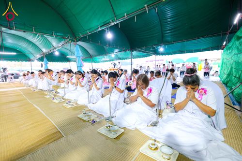 ภาพ No.299192:วันที่ 21 มกราคม พ.ศ. 2569 พิธีถวายภัตตาหารเป็นสังฆทาน แด่พระธรรมยาตรา ณ อนุสรณ์สถานบางปลา วัดบางปลา อำเภอบางเลน จังหวัดนครปฐม ในโครงการธรรมยาตรา กตัญญูบูชา มหาปูชนียาจารย์ พระมงคลเทพมุนี(สด จนฺทสโร) พระผู้ปราบมาร อนุสรณ์สถาน 7 แห่ง ปีที่ 14