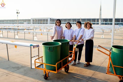 ภาพ No.320423:วันที่ 9 เมษายน พ.ศ.2569 การเตรียมงาน มัดถุงน้ำ ถ่วงขาโต๊ะไทยธรรม เพื่องานถวายมหาสังฆทาน 40,000 กว่าวัดทั่วประเทศ วันคุ้มครองโลก 22 เมษายน พ.ศ.2569 วัดพระธรรมกาย