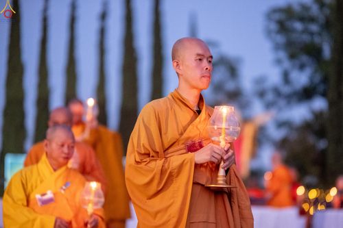ภาพ No.332778:วันอาทิตย์ที่ 31 พฤษภาคม พ.ศ. 2569 วันวิสาขบูชา ณ วัดพระธรรมกายแคลิฟอร์เนีย  ประเทศสหรัฐอเมริกา