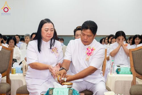 ภาพ No.316259:วันเสาร์ที่ 28 มีนาคม พ.ศ. 2569 พิธีบำเพ็ญกุศล คุณพ่อณรงค์ จินตมากุล  สิริอายุ 99 ปี 11 เดือน โยมบิดา พระครูปลัดรัตนวีรวัฒน์ (รังสฤษดิ์ อิทฺธิจินตโก) ที่ปรึกษาเจ้าคณะจังหวัดปทุมธานี เจ้าอาวาสวัดพระธรรมกาย  ณ ห้องปลูกศรัทธา 2 วัดพระธรรมกาย ปทุมธานี