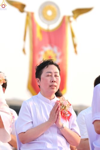 ภาพ No.324688:วันที่ 22 เมษายน พ.ศ.2569 (วันคุ้มครองโลก) บรรยากาศสาธุชน ในงานถวายมหาสังฆทาน 40,000 กว่าวัดทั่วประเทศ ณ ลานธรรม วัดพระธรรมกาย