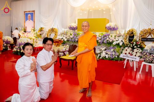 ภาพ No.315898:วันพฤหัสบดีที่ 26 มีนาคม พ.ศ. 2569 พิธีบำเพ็ญกุศล คุณพ่อณรงค์ จินตมากุล  สิริอายุ 99 ปี 11 เดือน โยมบิดา พระครูปลัดรัตนวีรวัฒน์ (รังสฤษดิ์ อิทฺธิจินตโก) ที่ปรึกษาเจ้าคณะจังหวัดปทุมธานี เจ้าอาวาสวัดพระธรรมกาย  ณ ห้องปลูกศรัทธา 2 วัดพระธรรมกาย ปทุมธานี