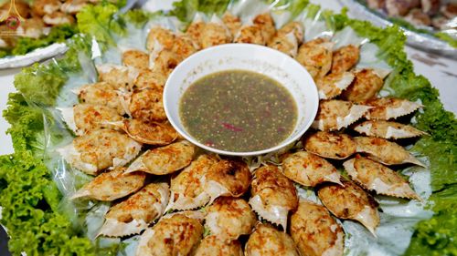 ภาพ No.71494:พิธีถวายภัตตาหารเป็นสังฆทาน แด่คณะพระธรรมยาตราฯ ในโครงการธรรมยาตรากตัญญูบูชา มหาปูชนียาจารย์ พระมงคลเทพมุนี(สด จนฺทสโร) พระผู้ปราบมาร อนุสรณ์สถาน 7 แห่ง ปีที่ 11 วันที่ 16 มกราคม พ.ศ. 2566