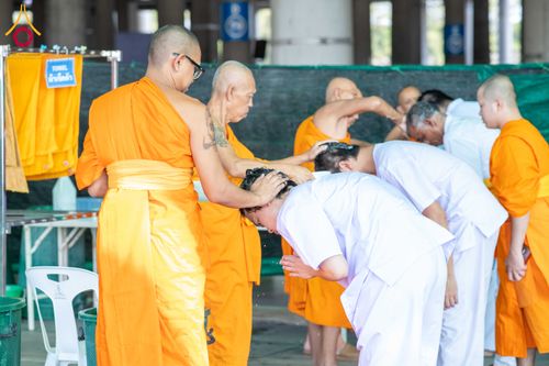 ภาพ No.339810:วันที่ 19 กรกฎาคม พ.ศ.2569 พิธีตัดปอยผม โครงการบวชพระนานาชาติ AEC และ WAB รุ่นที่ 10 THE AEC & INTERNATIONAL ORDINATION PROGRAM ณ มหารัตนวิหารคด 30 วัดพระธรรมกาย ปทุมธานี