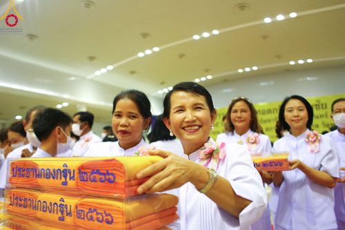 ภาพ No.92304:พิธีทอดกฐินธรรมชัยเพื่อสร้างอาคาร 115 ปี คุณยายอาจารย์มหารัตนอุบาสิกาจันทร์ ขนนกยูง อาทิตย์ต้นเดือนที่ 5 พฤศจิกายน พ.ศ. 2566 ณ วัดพระธรรมกาย จ.ปทุมธานี