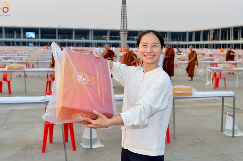 ภาพ No.323144:วันที่ 19 เมษายน พ.ศ.2569 การเรียงกล่องไทยธรรม , เตรียมงานจราจร เพื่องานถวายมหาสังฆทาน 40,000 กว่าวัดทั่วประเทศ วันคุ้มครองโลก 22 เมษายน พ.ศ.2569 วัดพระธรรมกาย