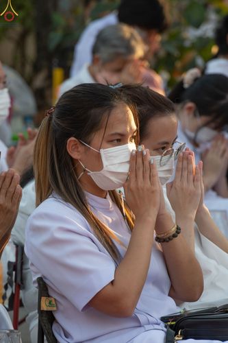 ภาพ No.73441:พิธีจุดประทีปถวายเป็นพุทธบูชา และบูชาธรรมมหาปูชนียาจารย์ ในโครงการธรรมยาตรากตัญญูบูชา มหาปูชนียาจารย์ พระมงคลเทพมุนี(สด จนฺทสโร) พระผู้ปราบมาร ปีที่ 11 ณ อนุสรณ์สถานลำดับที่ 4 สถานที่เกิดด้วยกายธรรม วัดโบสถ์ (บน) บางคูเวียง อ.บางกรวย จ.นนทบุรี วันที่ 21 