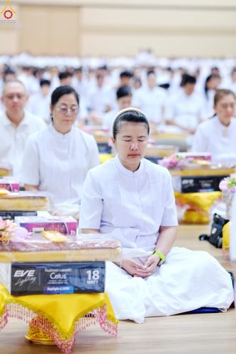 ภาพ No.341821:วันพุธที่ 29 กรกฎาคม พ.ศ. 2569 พิธีถวายผ้าอาบน้ำฝน เทียนพรรษาและประทีปโคมไฟ ณ ห้องแก้วสารพัดนึก 2 สภาธรรมกายสากล วัดพระธรรมกาย