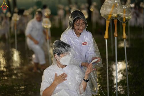 ภาพ No.89294:พิธีประดิษฐานรูปหล่อทองคำ  คุณยายอาจารย์มหารัตนอุบาสิกาจันทร์ ขนนกยูง ภายในมหาวิหารคุณยายอาจารย์ฯ เนื่องในวันครูผู้ค้นพบวิชชาธรรมกาย วันศุกร์ที่ 29 กันยายน พ.ศ. 2566 ณ วัดพระธรรมกาย จ.ปทุมธานี