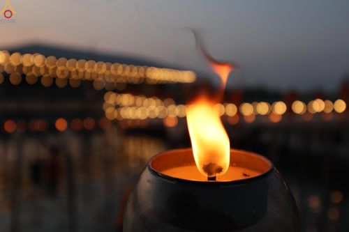 ภาพ No.301336:วันที่ 22 มกราคม พ.ศ. 2569 พิธีลอยประทีปธรรมถวายเป็นพุทธบูชา และบูชาธรรมมหาปูชนียาจารย์  ณ อนุสรณ์สถานลำดับที่ 5 สถานที่เผยแผ่วิชชาธรรมกายครั้งแรก อนุสรณ์สถานบางปลา วัดบางปลา อำเภอบางเลน จังหวัดนครปฐม ในโครงการธรรมยาตรา กตัญญูบูชา มหาปูชนียาจารย์ พระมงคล