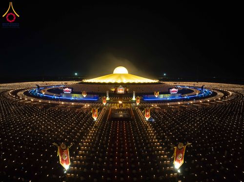 ภาพ No.312429:วันอังคารที่ 3 มีนาคม พ.ศ.2569 พิธีเวียนประทักษิณและจุดมาฆประทีป (ภาพชุดที่ 2) ณ ลานธรรมพระมหาธรรมกายเจดีย์ วัดพระธรรมกาย