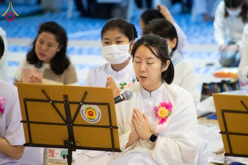 ภาพ No.293483:วันที่ 13 มกราคม พ.ศ. 2569 พิธีถวายภัตตาหารเป็นสังฆทาน แด่พระธรรมยาตรา ณ อนุสรณ์สถานมหาวิหารพระมงคลเทพมุนี (โลตัสแลนด์) อ.สองพี่น้อง จ.สุพรรณบุรี ในโครงการธรรมยาตรา กตัญญูบูชา มหาปูชนียาจารย์ พระมงคลเทพมุนี(สด จนฺทสโร) พระผู้ปราบมาร อนุสรณ์สถาน 7 แห่ง ปี