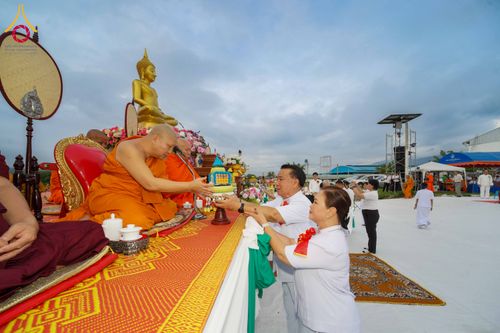 ภาพ No.330305:วันเสาร์ที่ 30 พฤษภาคม พ.ศ.2569 พิธีทำบุญฉลองครบรอบ 117 ปี เมืองเชียงดาว  ตักบาตรพระ 1,112 รูป และ พิธีทักษิณานุปาทานแด่พระนเรศวรมหาราช ณ ตลาดฟ้าเพียงดาว อ.เชียงดาว จ.เชียงใหม่