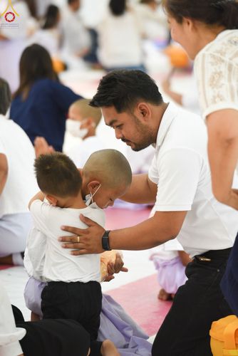 ภาพ No.79414:พิธีเวียนประทักษิณ ขอขมา มอบผ้าไตร โครงการบรรพชาสามเณรฟื้นฟูพระพุทธศาสนาทั่วไทย ณ วัดพระพุทธบาทราชวรมหาวิหาร อ.พระพุทธบาท จ.สระบุรี วันที่ 1 เมษายน พ.ศ. 2566