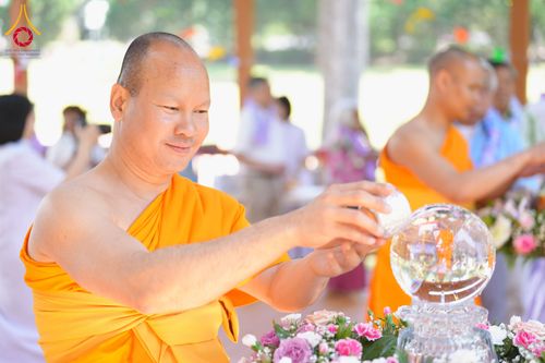 ภาพ No.321642:วันอาทิตย์ที่ 12 เมษายน พ.ศ.2569 กิจกรรมงานบุญวันสงกรานต์ (ตักบาตร ขอขมาพ่อแม่ สรงน้ำพระ รดน้ำขอพร) ณ วัดพระธรรมกายจอร์เจีย ประเทศสหรัฐอเมริกา