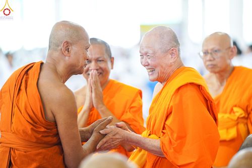 ภาพ No.85097:บรรยากาศการต้อนรับพระสังฆาธิการทั่วประเทศ และพิธีบูชาข้าวพระในวันสมาธิโลก วันอาทิตย์ต้นเดือนที่ 6 สิงหาคม พ.ศ. 2566 ณ สภาธรรมกายสากล วัดพระธรรมกาย