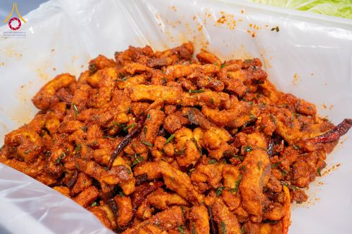 ภาพ No.289549:วันที่ 7 มกราคม พ.ศ. 2569 พิธีถวายภัตตาหารเป็นสังฆทาน แด่พระธรรมยาตรา ในโครงการธรรมยาตรา กตัญญูบูชา มหาปูชนียาจารย์ พระมงคลเทพมุนี(สด จนฺทสโร) พระผู้ปราบมาร อนุสรณ์สถาน 7 แห่ง ปีที่ 14 ณ อนุสรณ์สถานมหาวิหารพระมงคลเทพมุนี (โลตัสแลนด์) อ.สองพี่น้อง จ.สุพรร