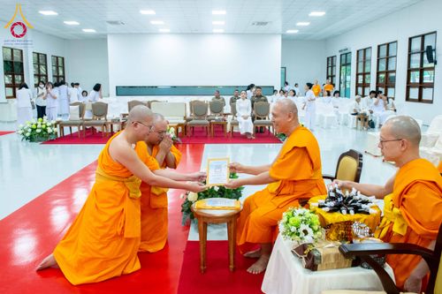 ภาพ No.314417:วันพฤหัสบดีที่ 19 มีนาคม พ.ศ. 2569 พิธีบำเพ็ญกุศล คุณพ่อณรงค์ จินตมากุล โยมบิดา พระครูปลัดรัตนวีรวัฒน์ (รังสฤษดิ์ อิทฺธิจินตโก) ที่ปรึกษาเจ้าคณะจังหวัดปทุมธานี เจ้าอาวาสวัดพระธรรมกาย  ณ ห้องปลูกศรัทธา 2 วัดพระธรรมกาย ปทุมธานี