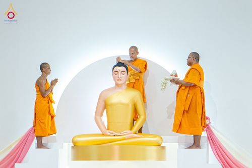 ภาพ No.336257:วันจันทร์ที่ 22 มิถุนายน พ.ศ.2569 พิธีอัญเชิญพระธรรมกาย และบรรจุพระบรมสารีริกธาตุ  ภายในเกศดอกบัวตูม องค์พระประธาน ณ อาคารสมปรารถนา วัดกลางธนรินทร์ ต.บ้านแป้ง อ.พรหมบุรี จ.สิงห์บุรี