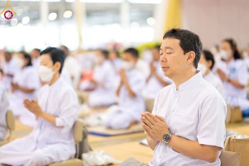 ภาพ No.99725:พิธีปฏิบัติธรรมและพิธีบูชาข้าวพระ ในวันอาทิตย์ต้นเดือนที่ 3 ธันวาคม พ.ศ. 2566 ณ สภาธรรมกายสากล วัดพระธรรมกาย จ.ปทุมธานี