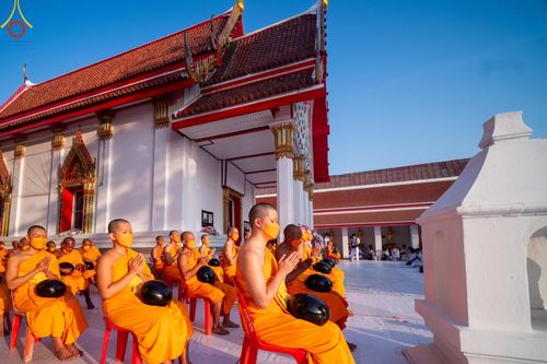 ภาพ No.112699:พิธีตักบาตรพระธรรมยาตราฯ ณ วัดสองพี่น้อง จ.สุพรรณบุรี วันที่ 15 มกราคม พ.ศ. 2567