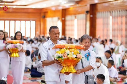 ภาพ No.200022:พิธีทอดผ้าป่าทำนุบำรุงศาสนสถาน ณ วัดบางไผ่นารถ ตำบลบางไทรป่า อำเภอบางเลน จังหวัดนครปฐม ในโครงการธรรมยาตรา กตัญญูบูชา มหาปูชนียาจารย์ พระมงคลเทพมุนี(สด จนฺทสโร) พระผู้ปราบมาร อนุสรณ์สถาน 7 แห่ง ปีที่ 13 วันที่ 22 มกราคม พ.ศ. 2568