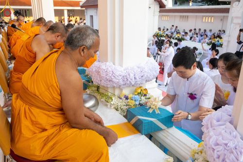 ภาพ No.116038:พิธีตักบาตรพระธรรมยาตรา ณ อนุสรณ์สถานลำดับที่ 4 สถานที่เกิดด้วยกายธรรม วัดโบสถ์(บน) จ.นนทบุรี วันที่ 21 มกราคม พ.ศ. 2567