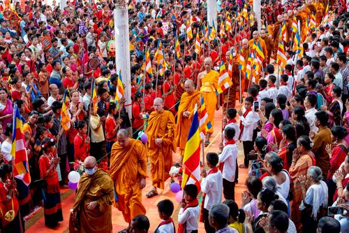 ภาพ No.261635:วันที่ 19 ตุลาคม พ.ศ. 2568 พิธีทอดกฐินสมทบ วัดกัลยาณมิตรต่างประเทศ บูชาธรรม 81 ปี หลวงพ่อธัมมชโย ณ วัดสารนาถ เมืองคาร์การชารี ประเทศบังกลาเทศ 