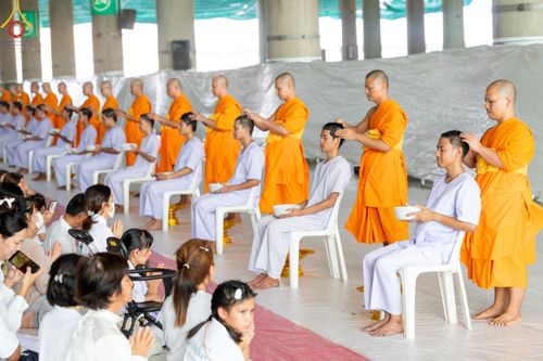 ภาพ No.140258:พิธีตัดปอยผมและปลงผม โครงการอุปสมบทหมู่ธรรมทายาท ระดับอุดมศึกษา รุ่นที่ 51 ภาคฤดูฝน วันเสาร์ที่ 8 มิถุนายน พ.ศ.2567 ณ มหารัตนวิหารคด 9 วัดพระธรรมกาย
