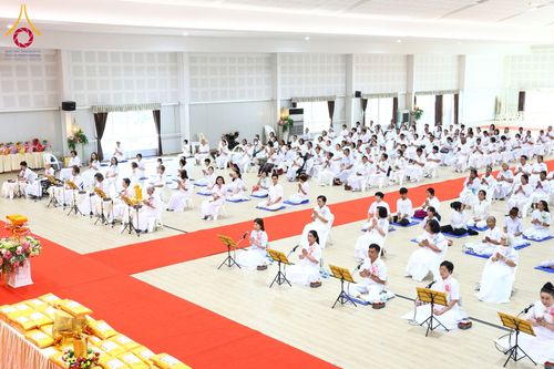 ภาพ No.174281:พิธีทอดกฐินกตัญญูบูชาธรรม ณ พระมหาเจดียทัตตชีโว ศูนย์อบรมเยาวชนกาญจนบุรี ในโครงการกฐินสามัคคีทั่วไทย 30,000 วัด บูชาธรรม 80 ปี หลวงพ่อธัมมชโย โดยคณะศิษยานุศิษย์วัดพระธรรมกาย วันที่ 9 พฤศจิกายน พ.ศ. 2567