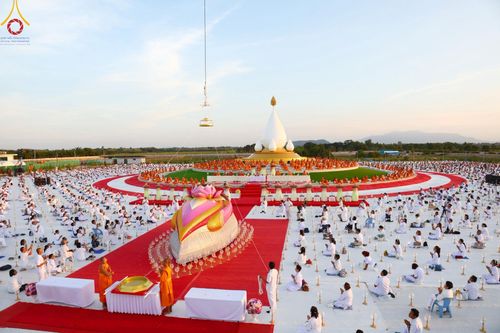 ภาพ No.211627:วันอาทิตย์ที่ 16 มีนาคม พ.ศ. 2568 พิธีอัญเชิญพระบรมสารีริกธาตุ ประดิษฐาน ณ ปทุมเจดีย์ ศูนย์อบรมเยาวชนปัตตานี