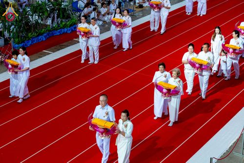 ภาพ No.215387:วันอาทิตย์ต้นเดือนที่ 6 เมษายน พ.ศ. 2568 ขบวนอัญเชิญผ้าป่าสมทบ มหาสังฆทาน 40,000 กว่าวัดทั่วประเทศ ณ สภาธรรมกายสากล วัดพระธรรมกาย