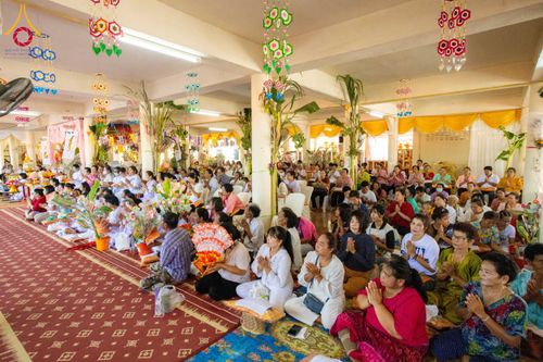 ภาพ No.171704:พิธีทอดกฐิน ณ วัดมหาโพธิ์ จ.ลพบุรี ในโครงการกฐินสามัคคีทั่วไทย 30,000 วัด บูชาธรรม 80 ปี หลวงพ่อธัมมชโย โดยคณะศิษยานุศิษย์วัดพระธรรมกาย วันที่ 27 ตุลาคม พ.ศ. 2567