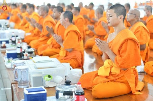 ภาพ No.182338:พิธีถวายภัตตาหารเมนูสวรรค์ "เพื่อการบรรลุธรรม" วันเสาร์ที่ 14 ธันวาคม พ.ศ. 2567 ณ หอฉันคุณยายอาจารย์ฯ วัดพระธรรมกาย
