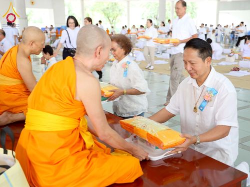 ภาพ No.271108:วันพุธที่ 20 พฤศจิกายน พ.ศ.2568 (วันพระ แรม 15 ค่ำ เดือน 12) พิธีบุพเปตพลี ครั้งที่ 173 ร่วมอุทิศบุญแด่หมู่ญาติที่ล่วงลับไปแล้ว และสืบทอดอายุพระพุทธศาสนา ณ หอฉันคุณยายอาจารย์ฯ วัดพระธรรมกาย