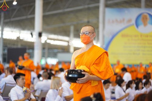 ภาพ No.126514:พิธีตักบาตร ในวันอาทิตย์ต้นเดือนที่ 3 มีนาคม พ.ศ. 2567 ณ บ้านแก้วเรือนทองคุณยายฯ วัดพระธรรมกาย