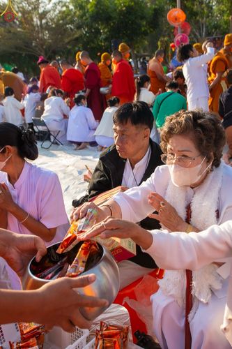 ภาพ No.75705:พิธีเจริญพระพุทธมนต์ และ ตักบาตรพระ 1,111 รูป  บำเพ็ญกุศลเพื่อถวายพระพรชัยมงคลแด่  สมเด็จพระเจ้าลูกเธอ เจ้าฟ้าพัชรกิติยาภา นเรนทิราเทพยวดี กรมหลวงราชสาริณีสิริพัชร มหาวัชรราชธิดา วันเสาร์ที่ 11 กุมภาพันธ์ พ.ศ. 2566 ณ วัดห้วยตองสัก อ.จอมทอง จ.เชียงใหม่