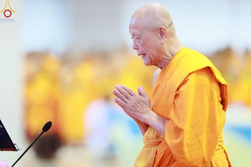 ภาพ No.154270:พิธีบูชาครูผู้ค้นพบวิชชาธรรมกาย ณ สภาธรรมกายสากล วัดพระธรรมกาย วันอังคารที่ 17 กันยายน พ.ศ. 2567