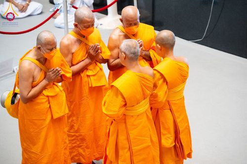 ภาพ No.62111:พิธีอุปสมบทในโครงการอุปสมบทหมู่ บูชาธรรมหลวงพ่อธัมมชโย พ.ศ.2567 ณ อุโบสถ วัดพระธรรมกาย จ.ปทุมธานี วันที่ 13-15 เมษายน พ.ศ. 2567