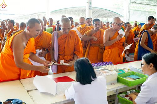 ภาพ No.235932:วันที่ 3 สิงหาคม พ.ศ. 2568 ภาพบรรยากาศ การต้อนรับปฎิสันถาร ของคณะสงฆ์ ในวันสมาธิโลก พิธีถวายมหาสังฆทาน 2,000 กว่าวัด ณ วัดพระธรรมกาย