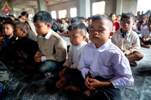 ภาพ No.173280:พิธีทอดกฐินต่างประเทศ ในนามหลวงพ่อธัมมชโย ณ วัดสิริวิเวก เพื่อถวายที่ดินส่วนขยาย 200 ไร่ แขวงจำปาสัก สปป. ลาว วันพุธที่ 30 ตุลาคม พ.ศ. 2567