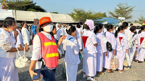 ภาพ No.116950:V.16 เป็นทีม การเตรียมงาน เก็บงาน การรับบุญของเจ้าหน้าที่หน่วยงานต่างๆ เพื่อโครงการธรรมยาตรา กตัญญูบูชามหาปูชนียาจารย์ พระมงคลเทพมุนี (สด จนฺทสโร) พระผู้ปราบมาร อนุสรณ์สถาน 7 แห่ง ปีที่ 12 ระหว่างวันที่ 2 - 31 มกราคม พ.ศ. 2567