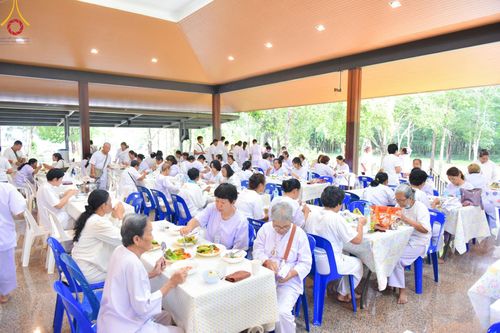 ภาพ No.155985:โครงการ อุบาสกแก้ว อุบาสิกาแก้ว รุ่นที่ 2 ตัวแทนทอดกฐินสามัคคีทั่วไทย 30,000 วัด ระหว่างวันที่ 13-15 กันยายน พ.ศ. 2567 ณ ศูนย์ปฏิบัติธรรมจันทบุรี จ.จันทบุรี