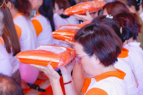 ภาพ No.179247:พิธีทอดกฐิน ณ วัดถ้ำคีรีวงศ์ อ.เปิ้นดัง รัฐเคด้าห์ ประเทศมาเลเซีย ในโครงการกฐินสามัคคีทั่วไทย 30,000 วัด บูชาธรรม 80 ปี หลวงพ่อธัมมชโย โดยคณะศิษยานุศิษย์วัดพระธรรมกาย วันที่ 1 พฤศจิกายน พ.ศ. 2567