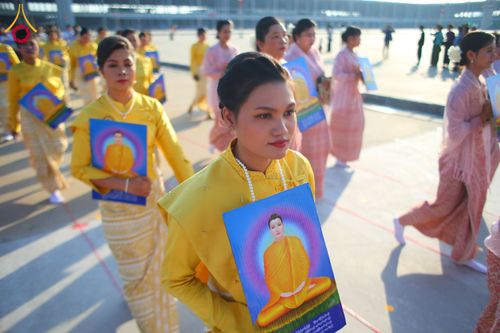 ภาพ No.178194:พิธีทอดผ้าป่าไทย-เมียนมา ครั้งที่ 7 วันอาทิตย์ที่ 1 ธันวาคม พ.ศ.2567 ณ สภาธรรมกายสากล  พระมหาธรรมกายเจดีย์ วัดพระธรรมกาย จ.ปทุมธานี