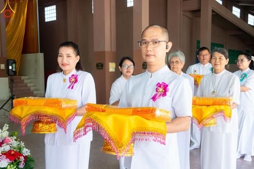 ภาพ No.189886:พิธีทอดผ้าป่าทำนุบำรุงศาสนสถาน ณ วัดอัมพวัน ต.สองพี่น้อง อ.สองพี่น้อง จ.สุพรรณบุรี ในโครงการธรรมยาตรา กตัญญูบูชา มหาปูชนียาจารย์ พระมงคลเทพมุนี(สด จนฺทสโร) พระผู้ปราบมาร อนุสรณ์สถาน 7 แห่ง ปีที่ 13 วันที่ 5 มกราคม พ.ศ. 2568