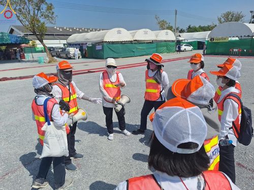 ภาพ No.108652:V.6 บุญเข้า การเตรียมงาน เก็บงาน การรับบุญของเจ้าหน้าที่หน่วยงานต่างๆ เพื่อโครงการธรรมยาตรา กตัญญูบูชามหาปูชนียาจารย์ พระมงคลเทพมุนี (สด จนฺทสโร) พระผู้ปราบมาร อนุสรณ์สถาน 7 แห่ง ปีที่ 12 ระหว่างวันที่ 2 - 31 มกราคม พ.ศ.2567